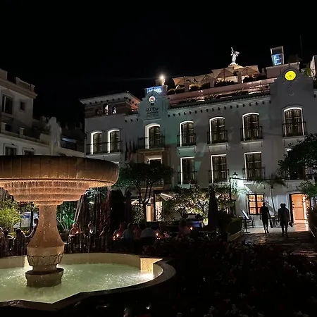 아파트 Bright Apartment, Community Pool And Own Private Pool On Splendid Terrace, Garage, 900m, Mountains 200m *