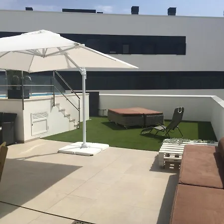Apartment Oasis: Beachfront With Dual Pools And Mountain Views Estepona