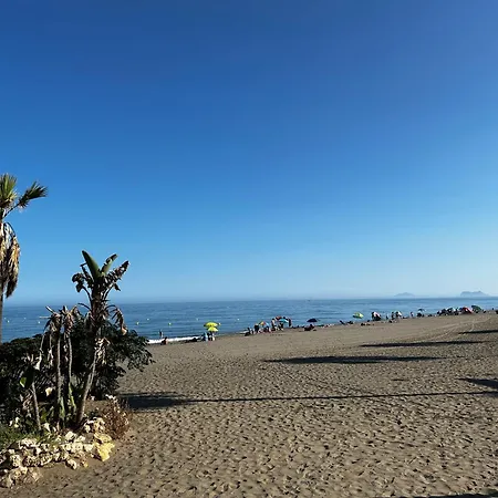 Oasis: Beachfront With Dual Pools And Mountain Views Apartment Estepona