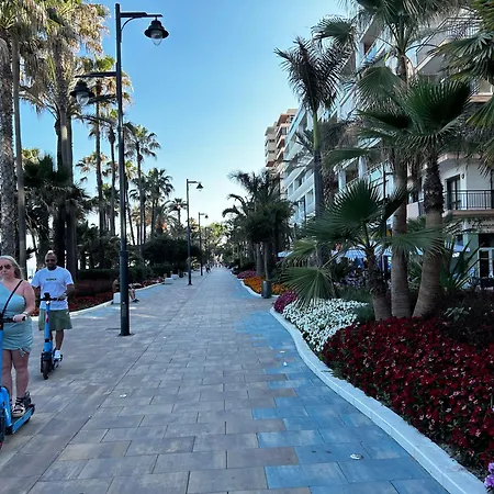 Bright Apartment, Community Pool And Own Private Pool On Splendid Terrace, Garage, 900m, Mountains 200m Appartement